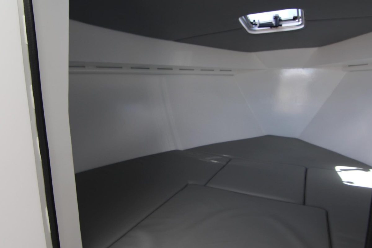7500 Hard Top-07